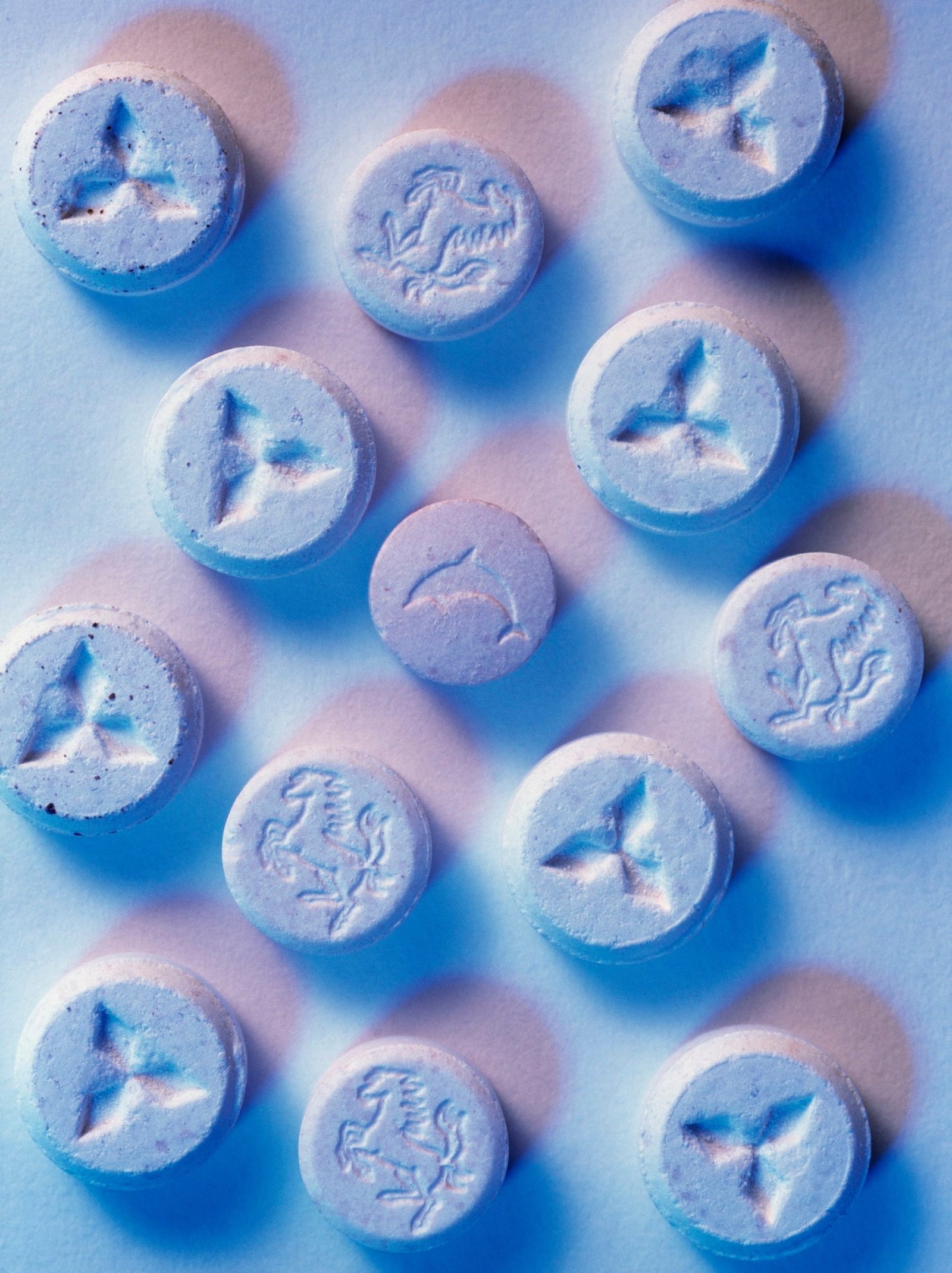 Nuevo estudio demuestra que el uso del MDMA como terapia reduce riesgos de recaÃda en alcohólicos