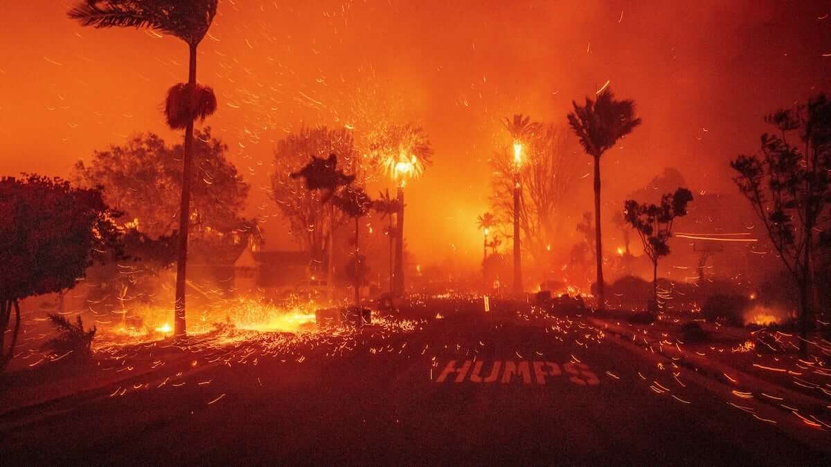 Lo que necesitas saber del impresionante incendio que consume a Los Ángeles